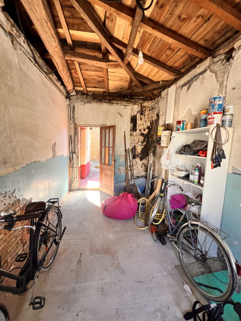 Ancien garage avant rénovation